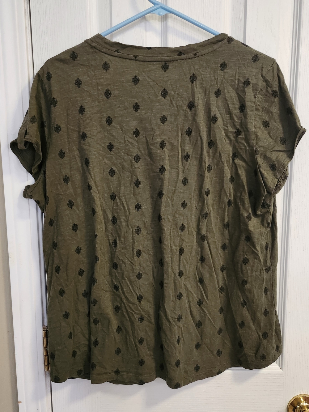 Liz Claiborne Olive Green Short Sleeve V-Neck Top with Black Dot Motif - Picture 7 of 10